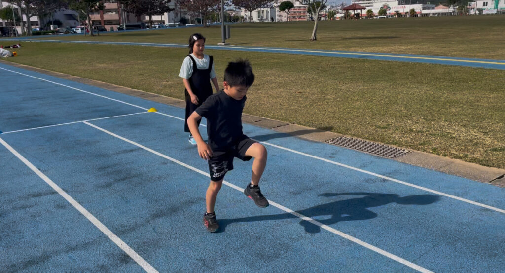 与那原町与那古浜公園陸上競技場トラック