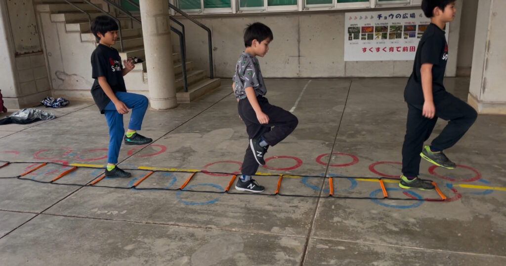 浦添市前田小学校ピロティー