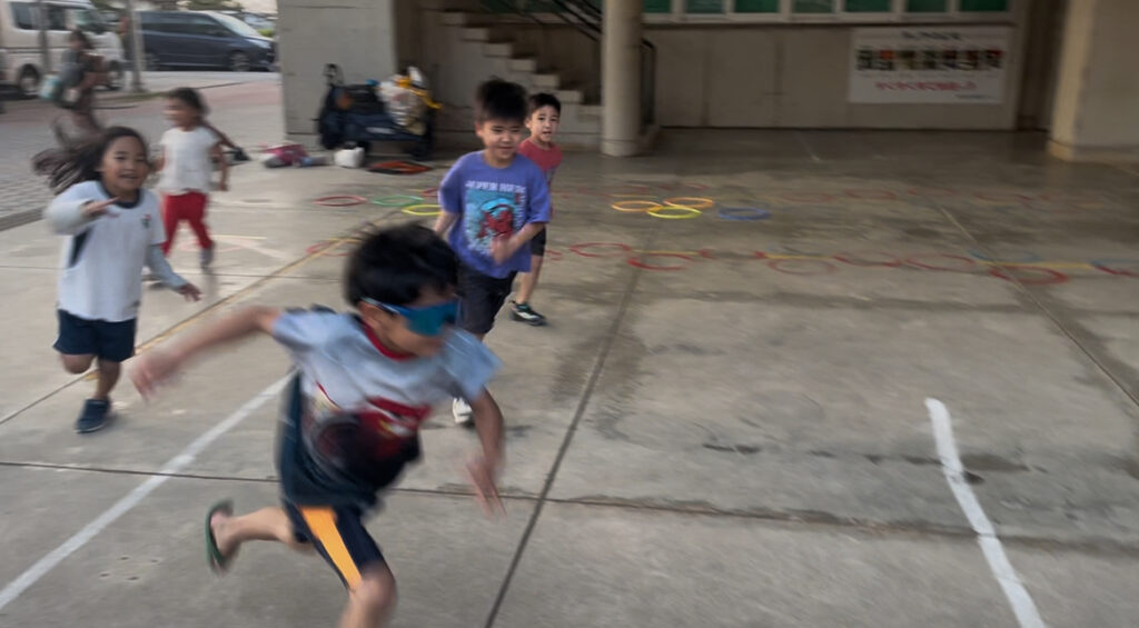 浦添市前田小学校ピロティー