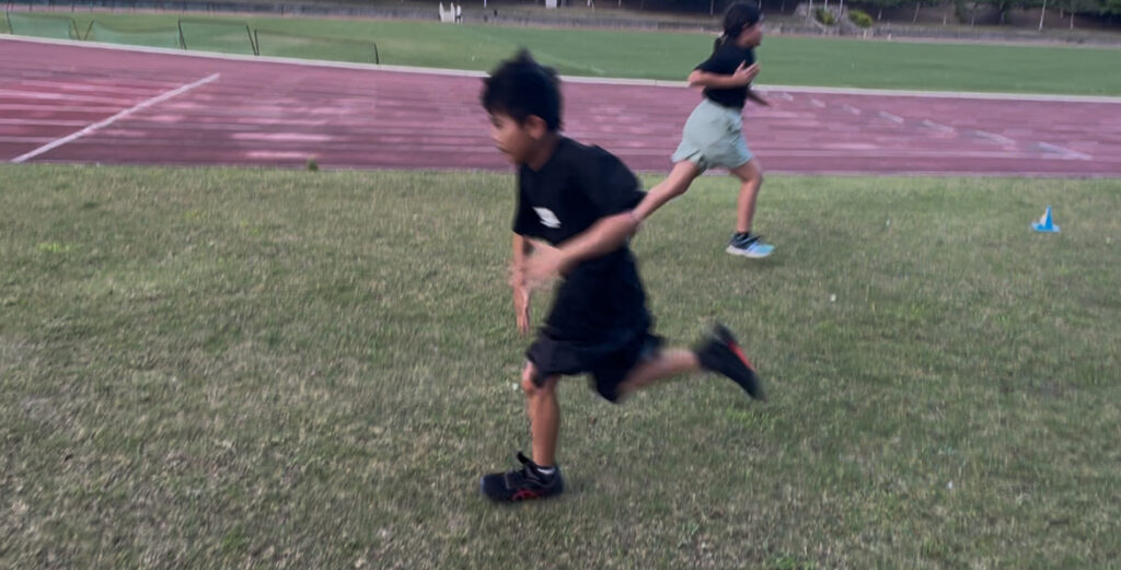 西原町西原陸上競技場
