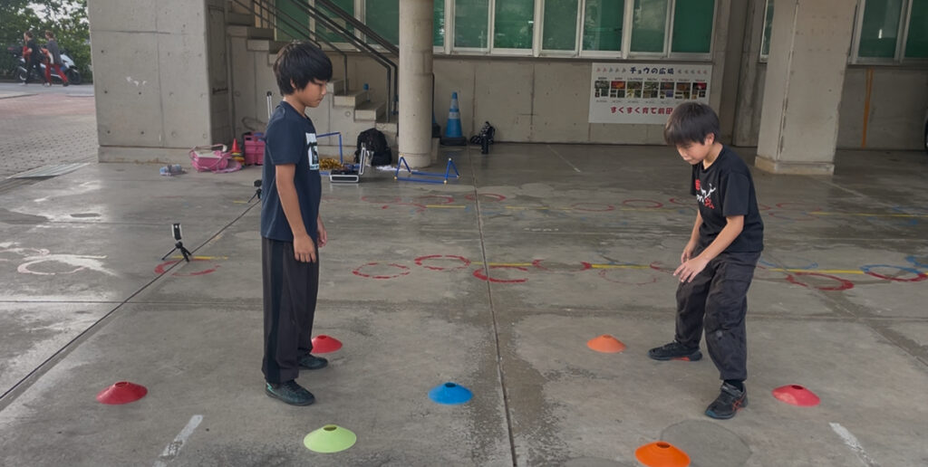 浦添市前田小学校ピロティー瞬発力ゲーム