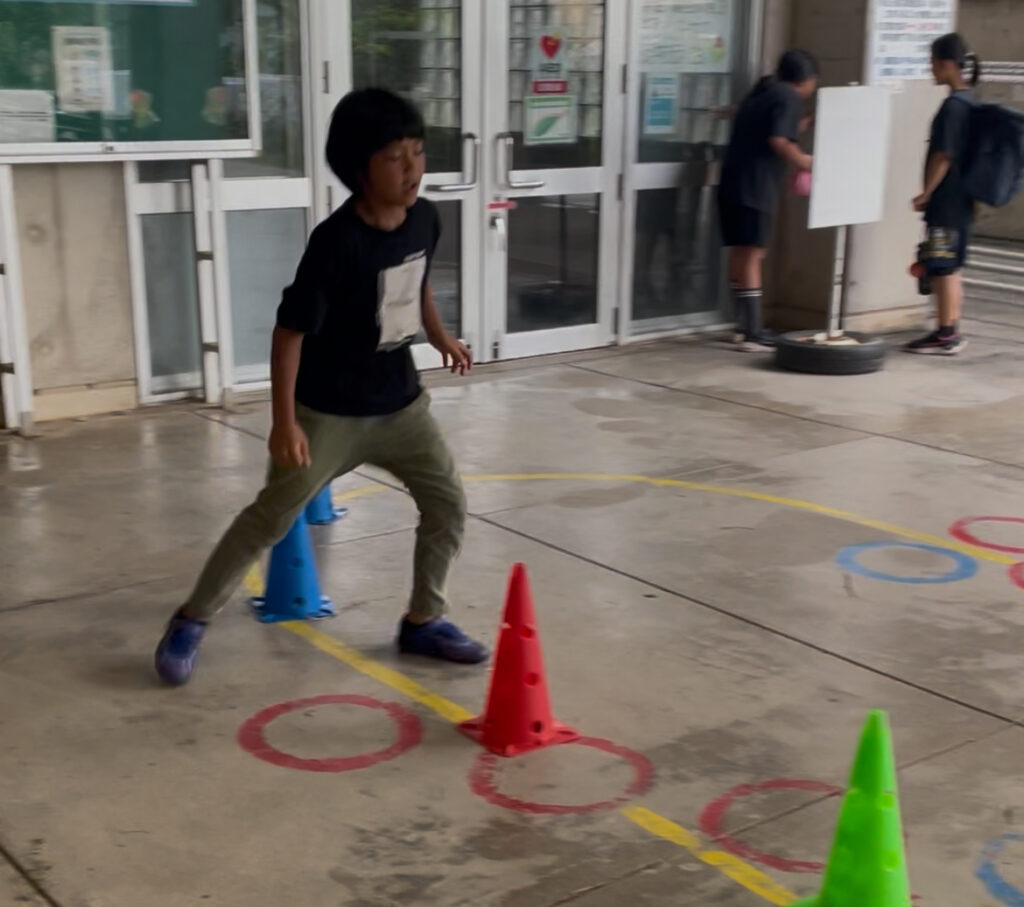 浦添市前田小学校ピロティー内 サーキットトレーニング